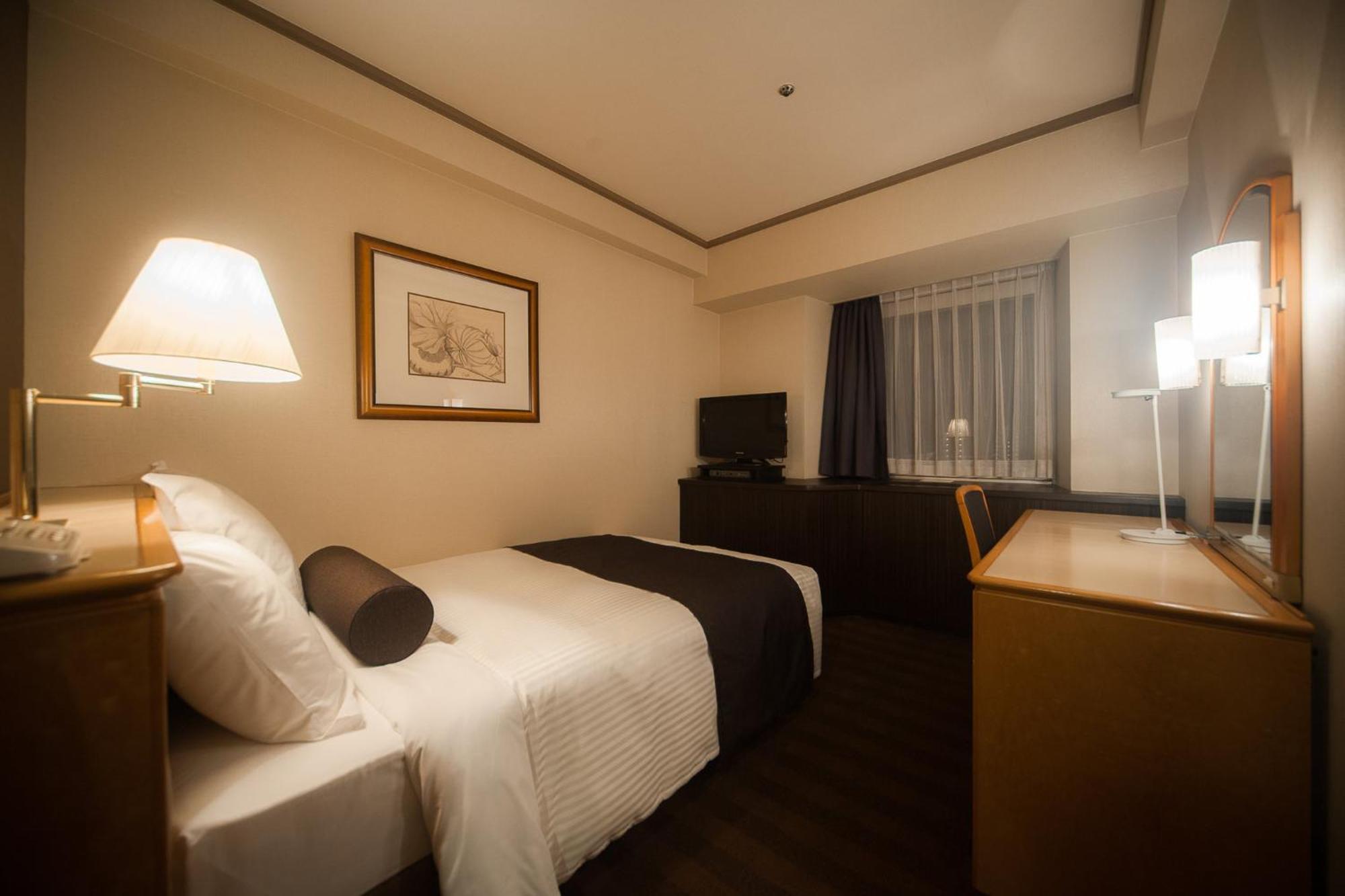 Готель Ana Crowne Plaza Matsuyama By Ihg Екстер'єр фото