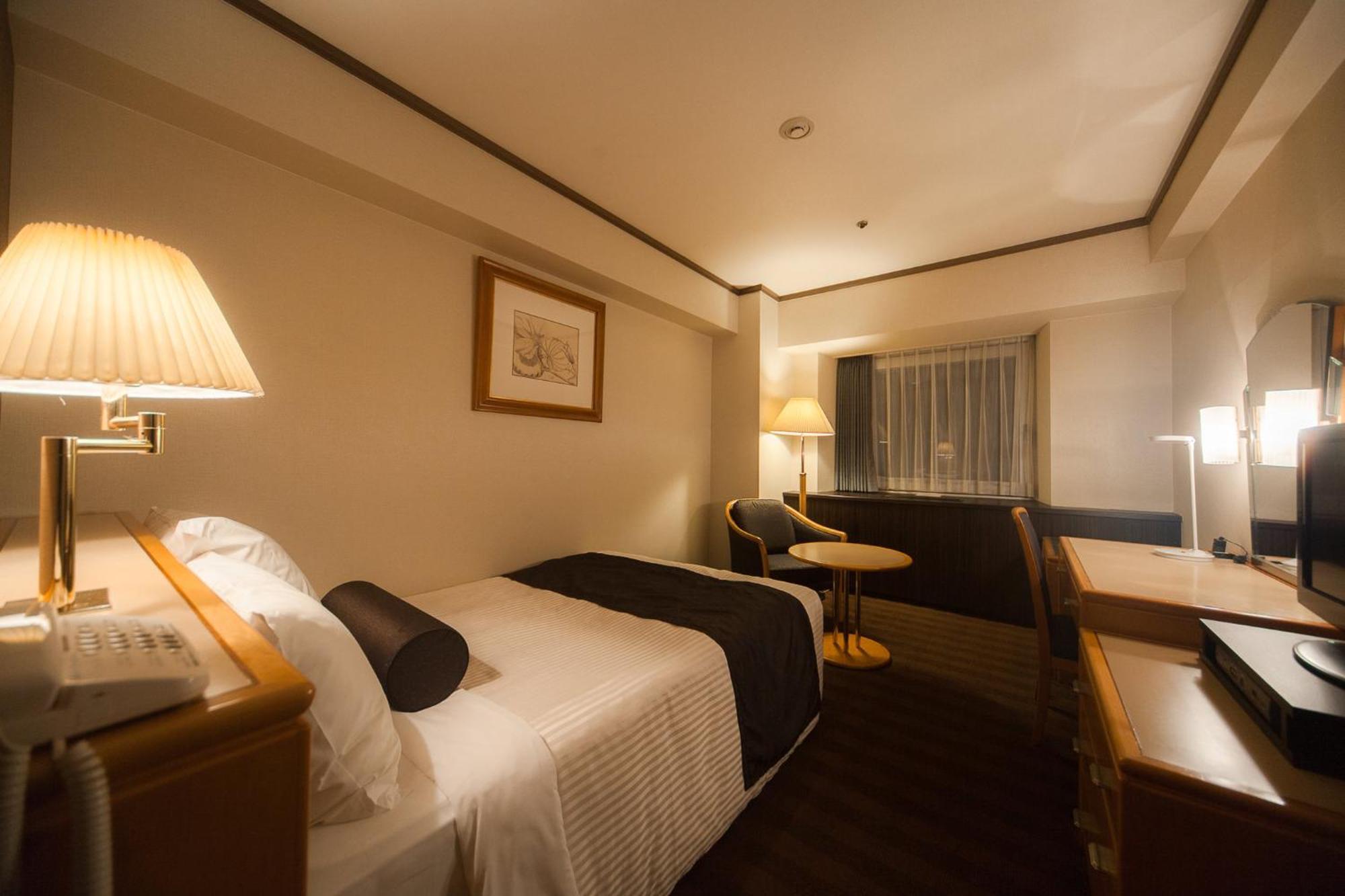 Готель Ana Crowne Plaza Matsuyama By Ihg Екстер'єр фото